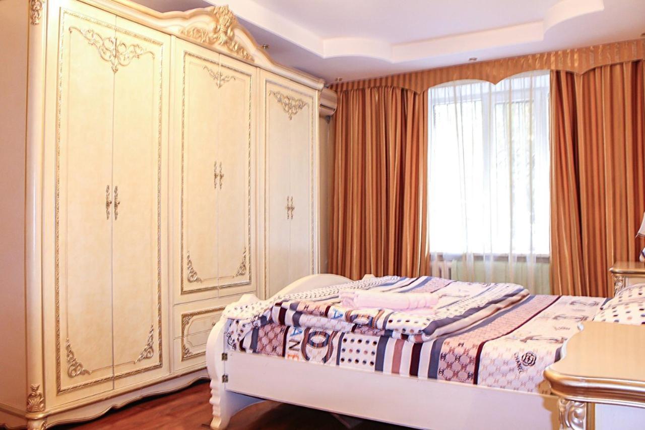 Tolebaeva 65 Almaty Exterior foto